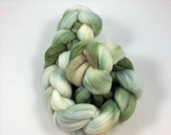Merino Wool Roving, 21.5 micron, 4 oz, Combed top, Spinning fiber, Wool felting, Wool top, Soft wool roving, combed wool top, Pistachio
