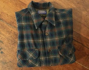 Vintage 1960s Pendleton 100% Virgin Wool Mens Shirt,size Large,Oxford Stye,Flap Pockets