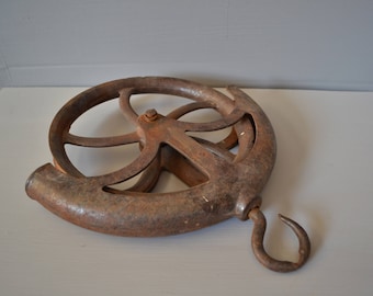 Cast Iron Well Pulley ~ Industrial Decor ~ Antique Hardware ~ Round Metal Pulley ~ Farmhouse ~ Epsteam