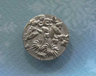 Vintage Paris Back Picture Button-Item# 410