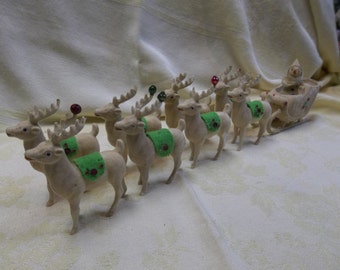 1/2 OFF!!! Vintage Santa Sleigh and Eight Reindeer, Felt over Plastic, T