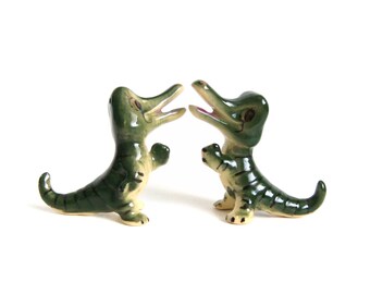Small Alligator Salt and Pepper Shakers, Vintage Alligators