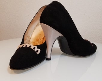FREE SHIPPING 1950 Suede Heels