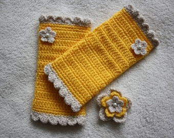 Crochet Fingerless Gloves and Brooch