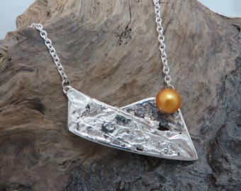 Crosslinked and oxidized with yellow gold cultured pearl silver necklace
