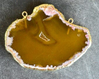 60mm Gold Edged Agate Pendant Connector 24K Gold, Gold Electroplate Agate Slice Pendant Agate Geode Slice, Golden Yellow 60x47mm