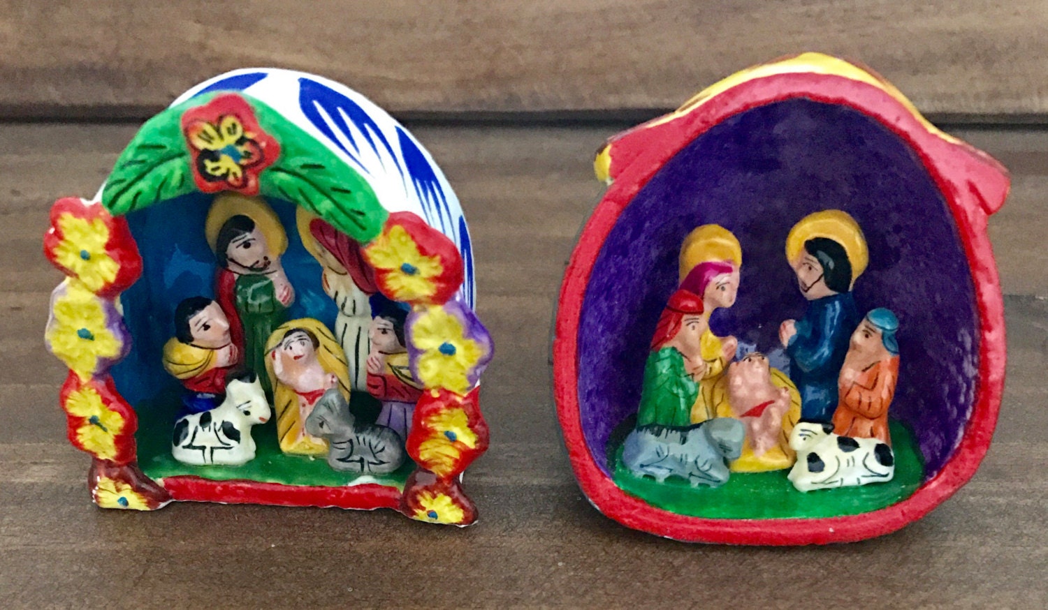 Vintage Nativity . Peruvian nativity Set. Retablo and clay.