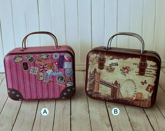Suitcase of metal
