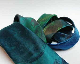 Vintage Christian Dior silk tie blue green sea
