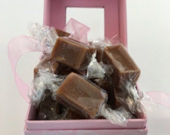 8 oz Pink Scroll Gift Box
