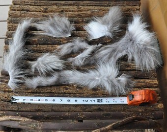 mixed lot of #1 and #2 quality wolf fur scraps