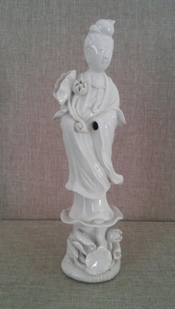 Vintage Kwan Yin Blanc de Chine White Porcelain Figurine