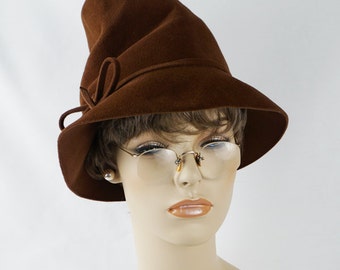Vintage 1940s Hat Chocolate Brown Chimney Crown Scrunch Fedora by GiGi Sz 21.5