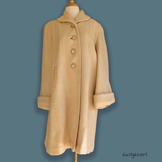 Vintage 1950s cream colored short swing wool coat by DustyDesert