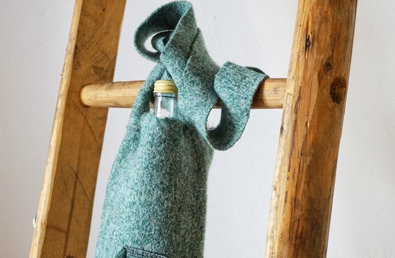 green Tribal Drinking Bottle Wrap I Bottlesleeve I Glassbottlecoat I for all sizes I green wool bottle wrapper