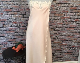 Vintage Parisian Maid Blush And Lace Nightgown Negligee Dressing Gown Size Small