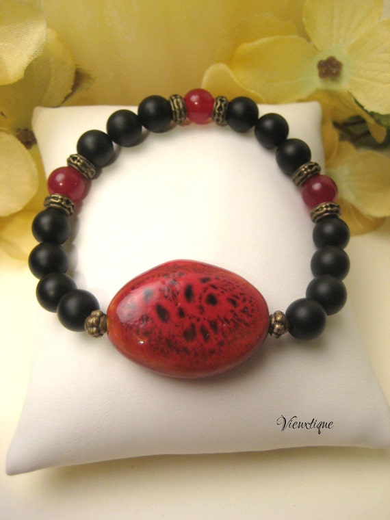 Items similar to Malaysia Jade and Onyx Bracelet, Gemstone Bracelet
