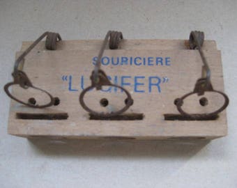 Vintage French wooden "souriciere " mousetrap.