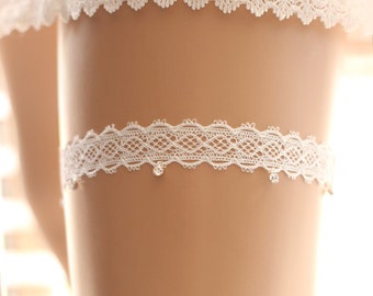 Wedding garter, bridal garter, toss garter, rhinestone garter, crystal garter, lace wedding garter, glittering garter, ivory garter