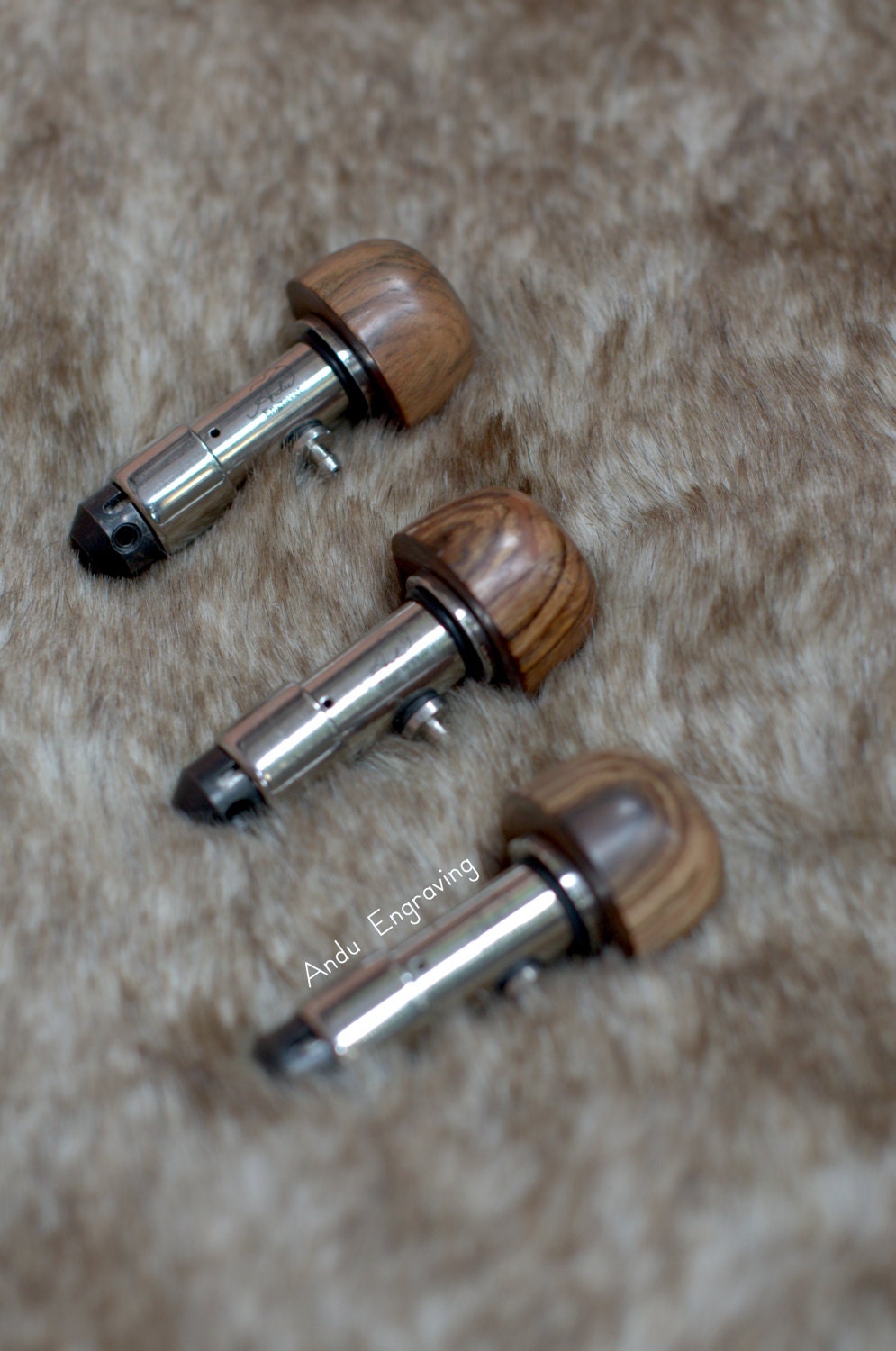 Set of pneumatic engraver with air regulator and control