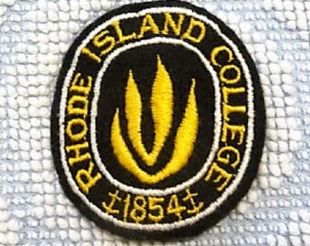 Rhode Island College .. Old Providence RI Collectible Souvenir Patch -- Gift Idea !