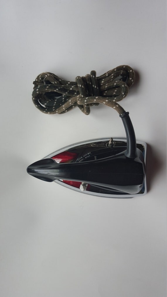 Vintage General Electric Steam Iron M HIF47 by