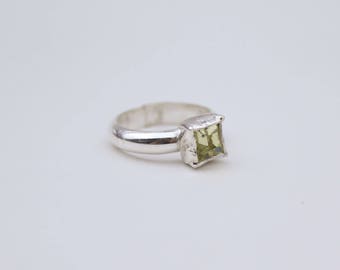 Hufflepuff-inspired Harry Potter ring with sterling silver band