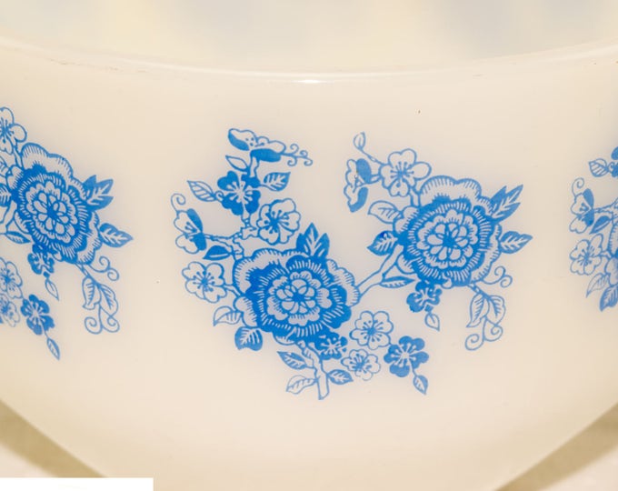 Vintage Milk Glass Bowl w/ Lid -1.5 Qt Federal Glass Heat Proof | Cornflower Pattern