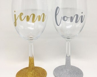 Personalized wine glasses / Glitter wine glass / Bridesmaid gift / Girls night/ Bridal party gift / Bachlorette party / Custom wine glass