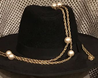 Flapper, pearl and gold plated necklace