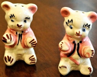 Teddy Bears Salt and Pepper Shakers, Vintage S+P Shakers, Pink Jackets, Whimsical Shakers, Bears in Jackets, Retro Kitsch
