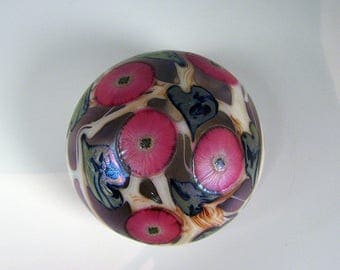 David Lotton Art Glass Paperweight Pink Flowers with Heart and Vine