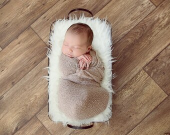 Basket and wood floor newborn digital background / backdrop