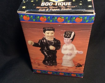 Universal Monster Bride and Frankie Dancing Salt & Pepper Shakers - 1989