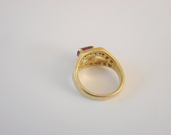 Vintage 18KT Gold Electroplate Amethyst Rhinestone Ring