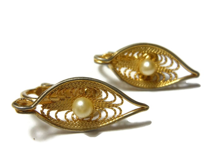 FREE SHIPPING Sarah Coventry earrings, "Serene" 1969 clips, filigree leaf, faux pearl, gold plated