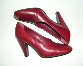 red sole high heels meaning