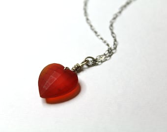 Geometric Glass Heart Vintage Necklace // Vintage Heart Necklace // 90s Jewelry // Valentine's // Faceted Heart // Choose Color