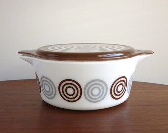 Pyrex Cosmopolitan 475 Casserole - Pyrex Salton Casserole 2 1/2 Quart - Pyrex Bullseye Casserole with Lid - Pyrex Promotional Serving Dish