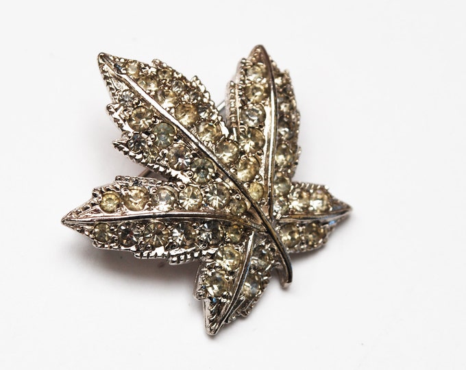 Maple Leaf Brooch - Rhinestone - signed Keyes - silver tone metal - leaf pin