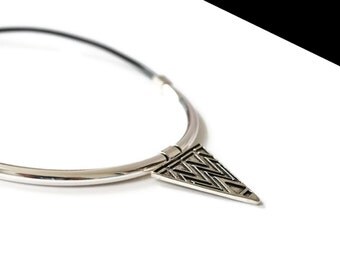 Necklace silver small triangle.