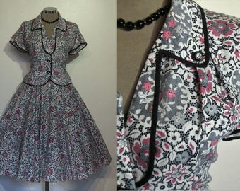 Wonderful 1950s cotton print circle skirt and fitted top ensemble waist 28" Lucy dress!