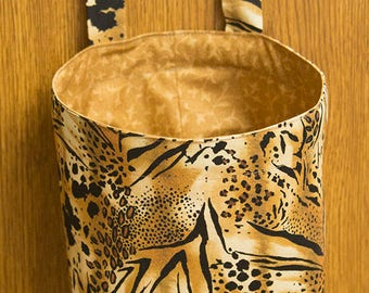 Thread Catcher, Scrap Caddy, Scrap Bag With Pin Cushion