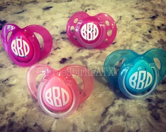 Baby Shower Gift/Personalized Pacifier/Pacifier Monogram/Monogram Pacifier/Pacifier Decals/Monogram Paci/Pacifier Decal/Name Pacifier