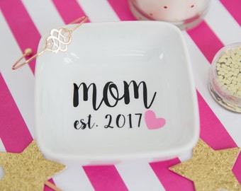 New Mom Gift - Gift Under 25 - Personalized Gift - Wife Gift - Gift for Mom - Jewelry Dish - Jewelry Holder - Ring Tray - Ring Dish