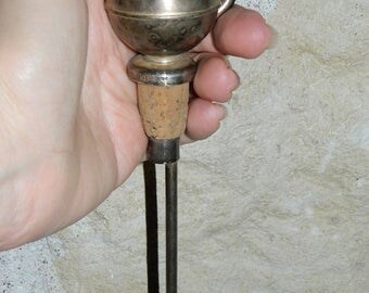 PASTIS vintage metal dispenser. IDEAL brand silver metal feeder ball
