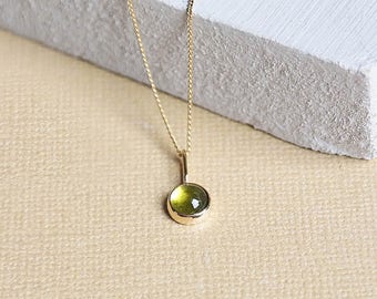 Peridot Necklace, Gold Necklace, Peridot Pendant, Birthstone Jewelry, Gold Peridot Necklace, Gold Pendant, 9ct Gold, Gemstone Necklace