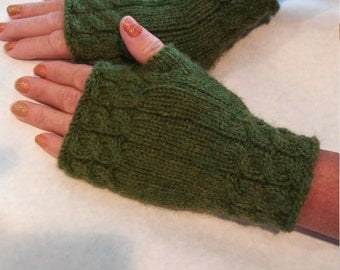 Fingerless gloves. Handknit. Fingerless mitts.