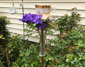 memorial Mother birdfeeder with violets