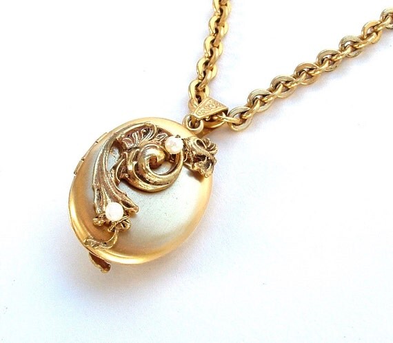 Vintage Signed MIRIAM HASKELL Locket Necklace Romantic Pendant